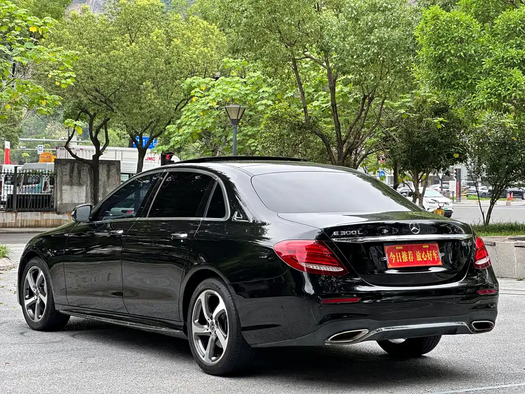 Mercedes-Benz E-Class 2018 — фото 5
