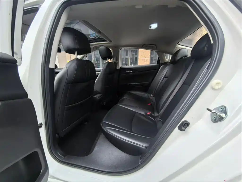 Honda Civic 2019 — фото 14