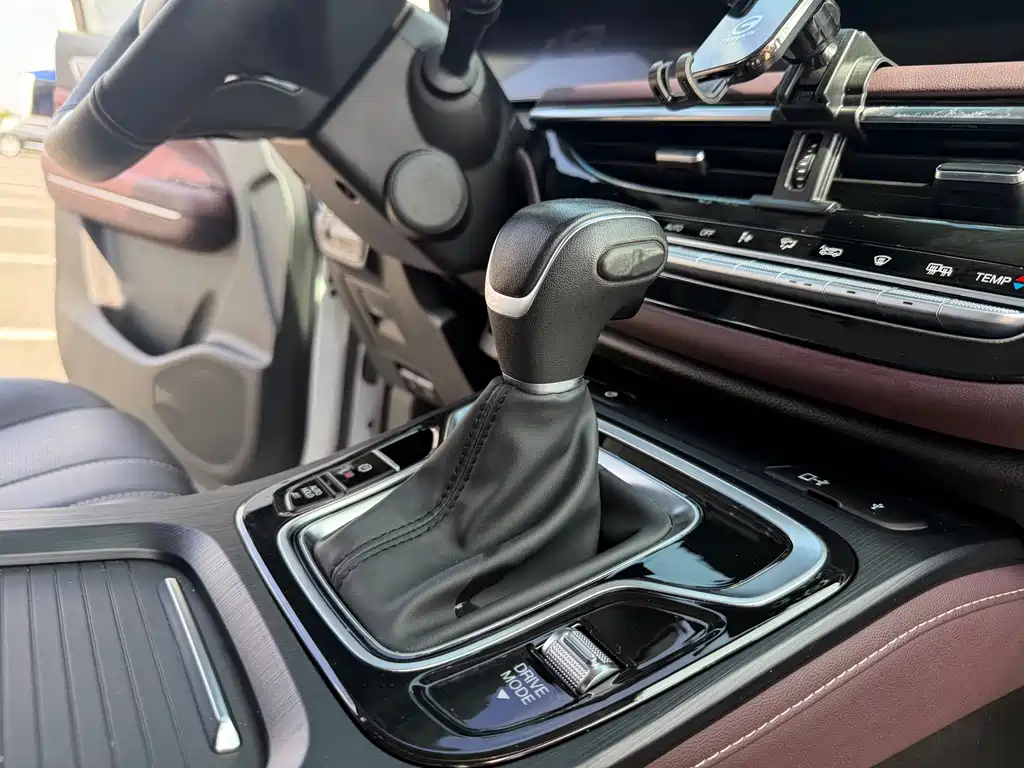 GAC Trumpchi M6 2022 — фото 19
