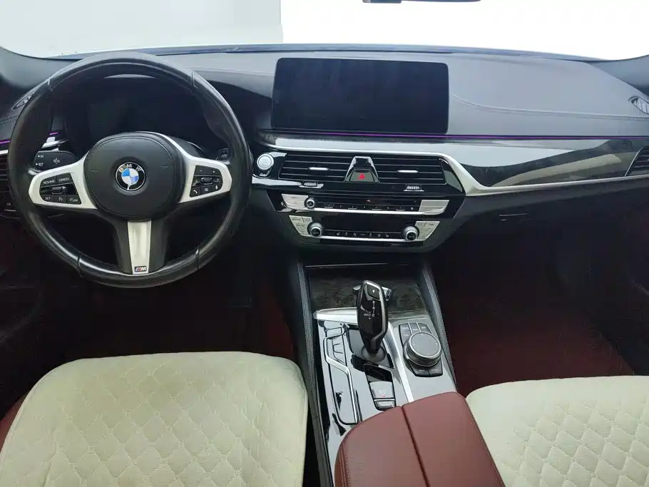 BMW 5 Series 2021 — фото 12