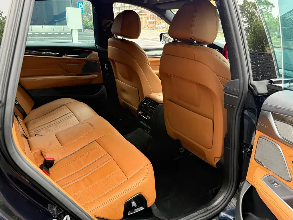 BMW 6 Series GT 2018 — фото 9