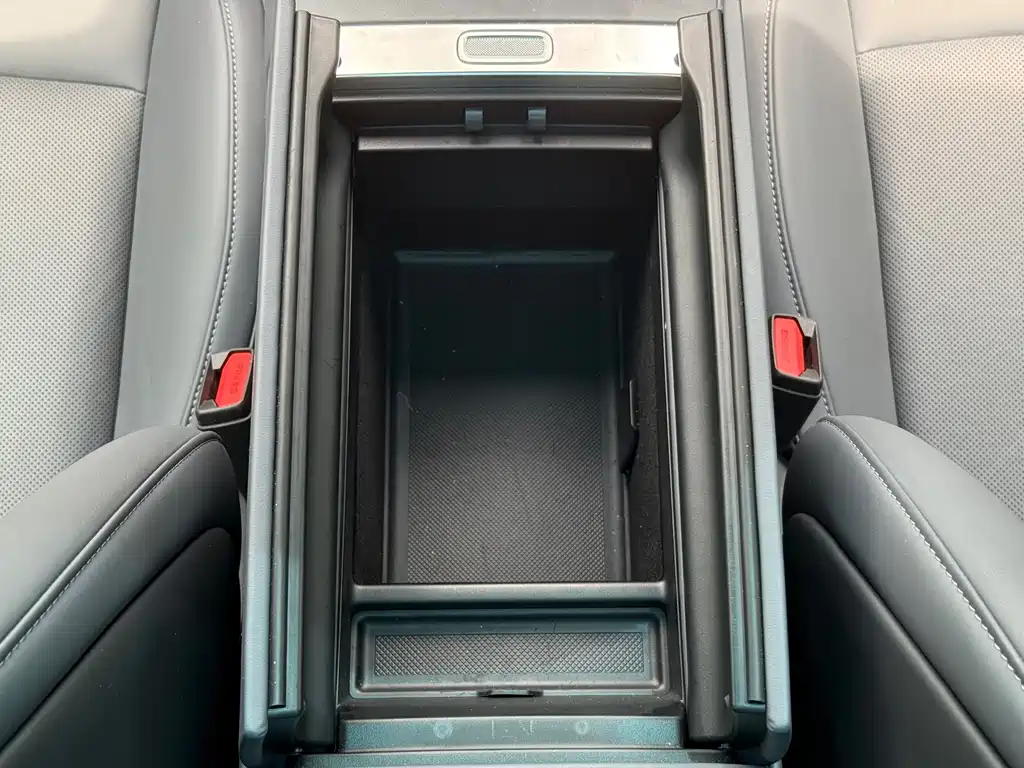 Xiaomi YU7 2025 — фото 13