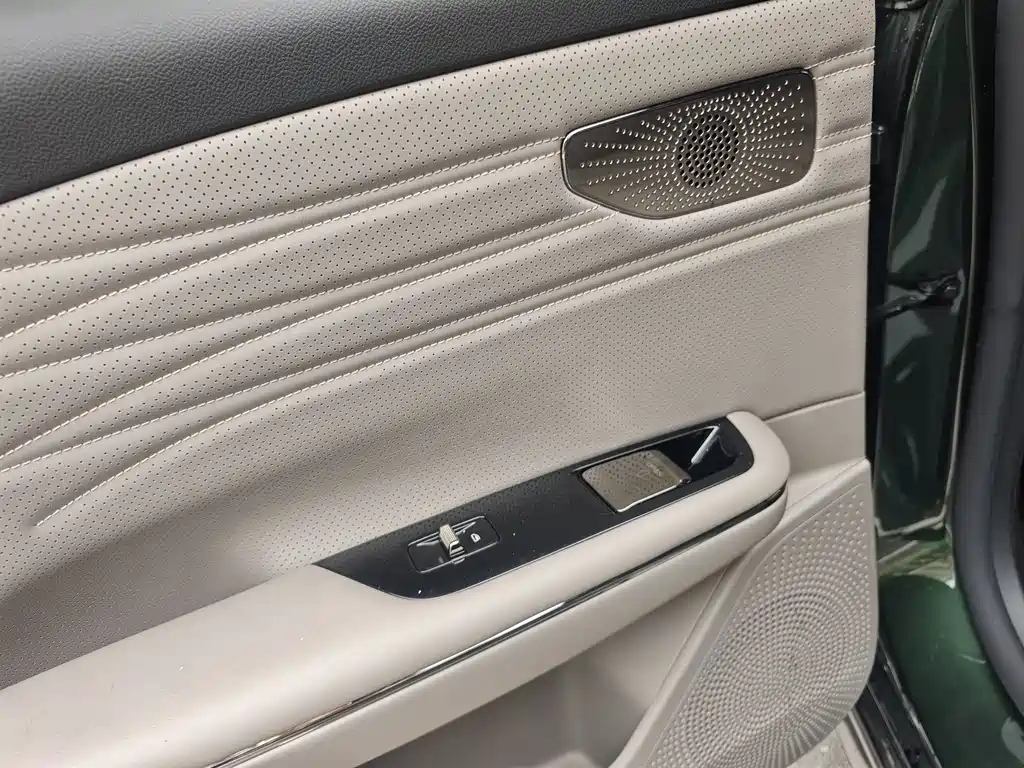 Geely Galaxy Starshine 8 2025 — фото 17