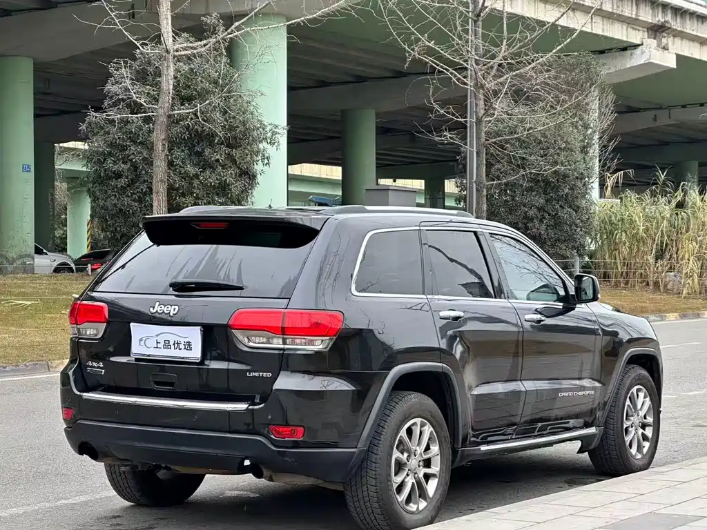 Jeep Grand Cherokee 2017 — фото 6