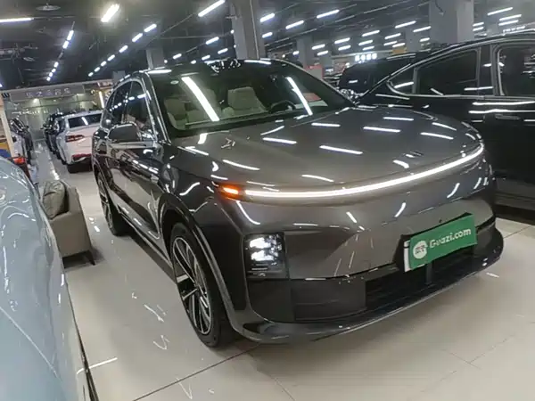 Li Auto L6 2024