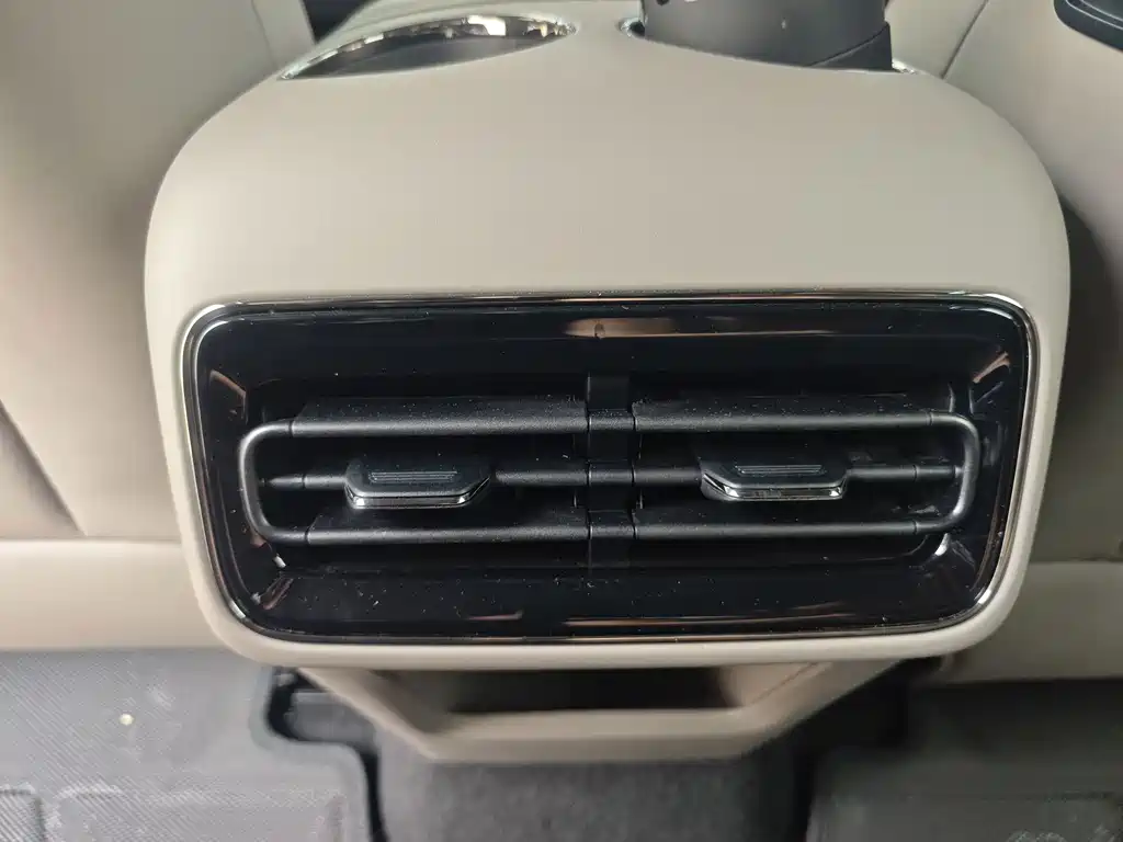 Geely Galaxy Starshine 8 2025 — фото 15