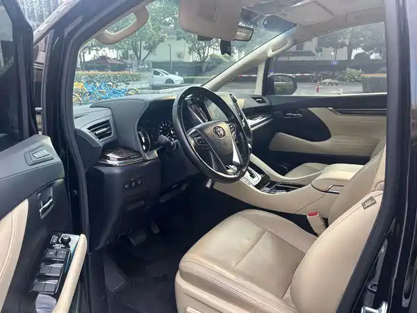 Toyota Alphard 2022
