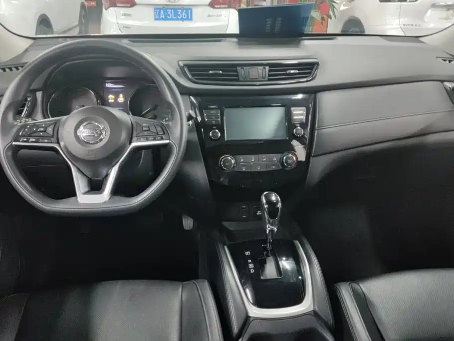 Nissan X-Trail 2018 — фото 12