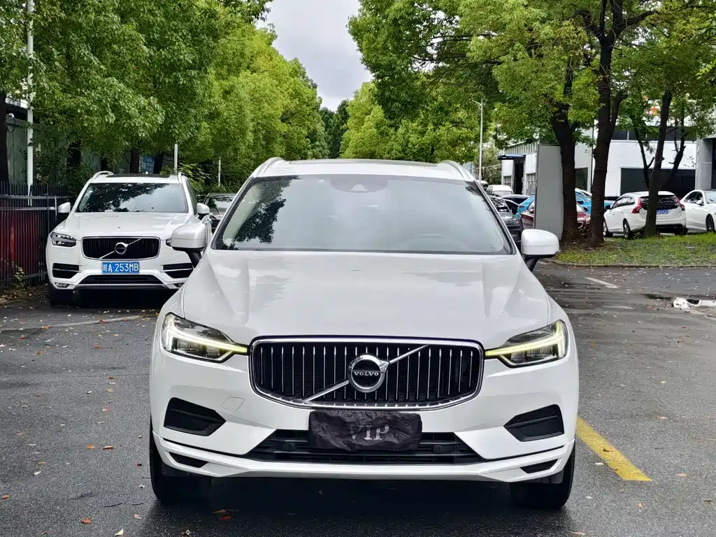 Volvo XC60 2019 — фото 2
