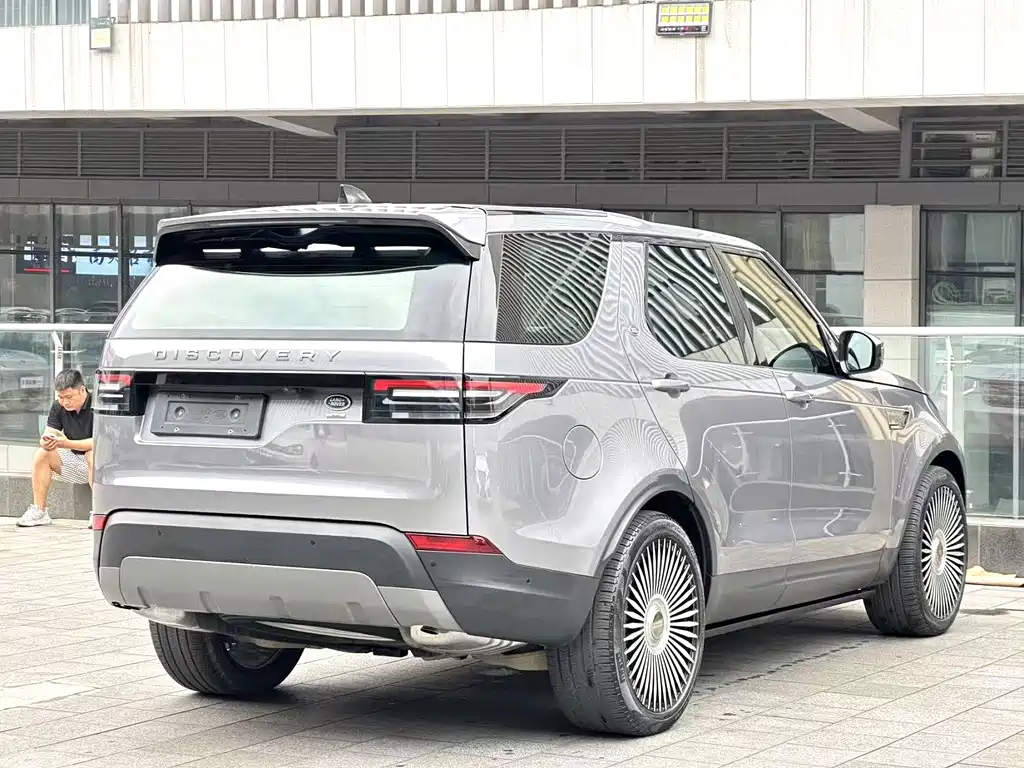 Land Rover Discovery 2019 — фото 16