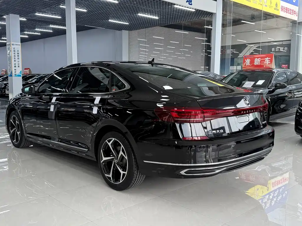 Volkswagen Passat 2023