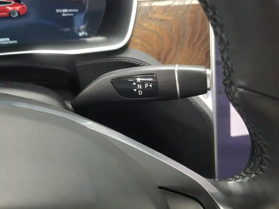 Tesla Model S 2017 — фото 16