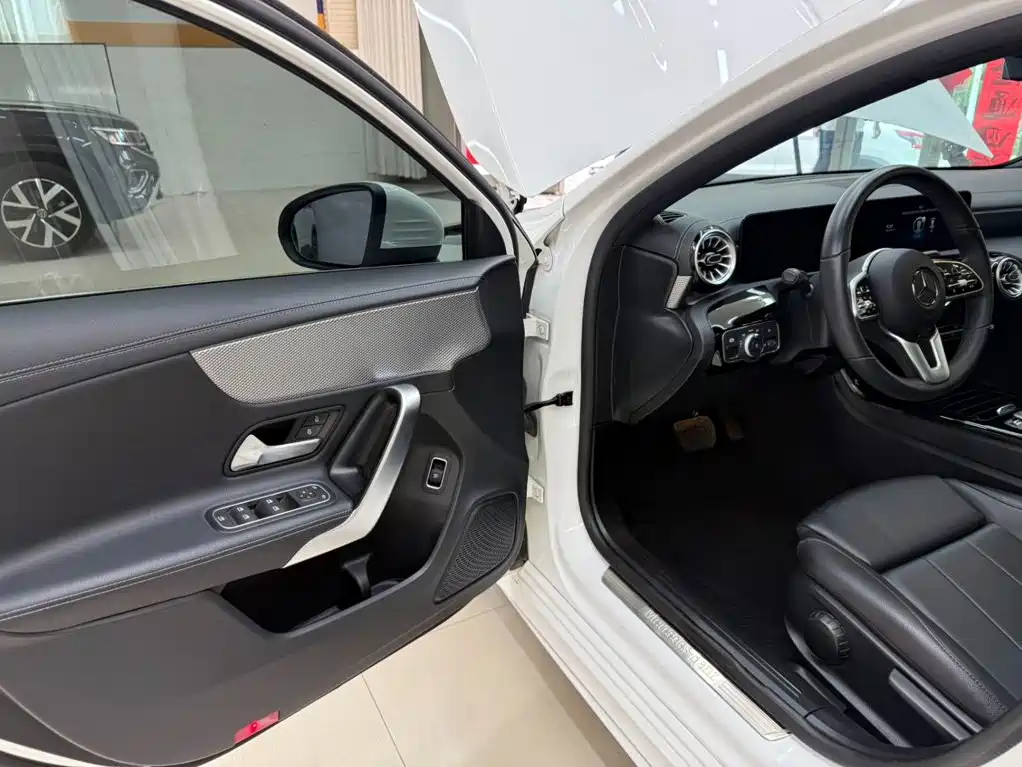 Mercedes-Benz A-Class 2023 — фото 8