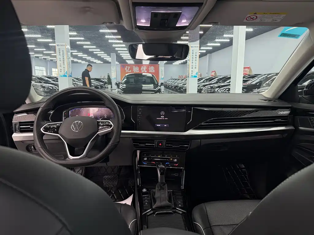 Volkswagen Passat 2023