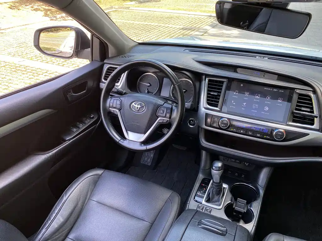 Toyota Highlander 2018 — фото 14
