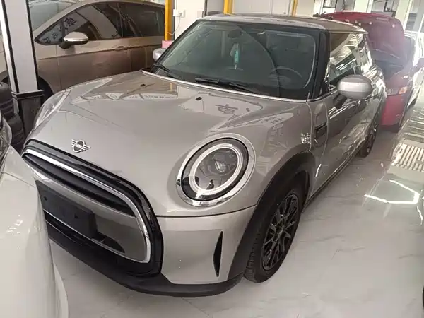 MINI MINI 2023
