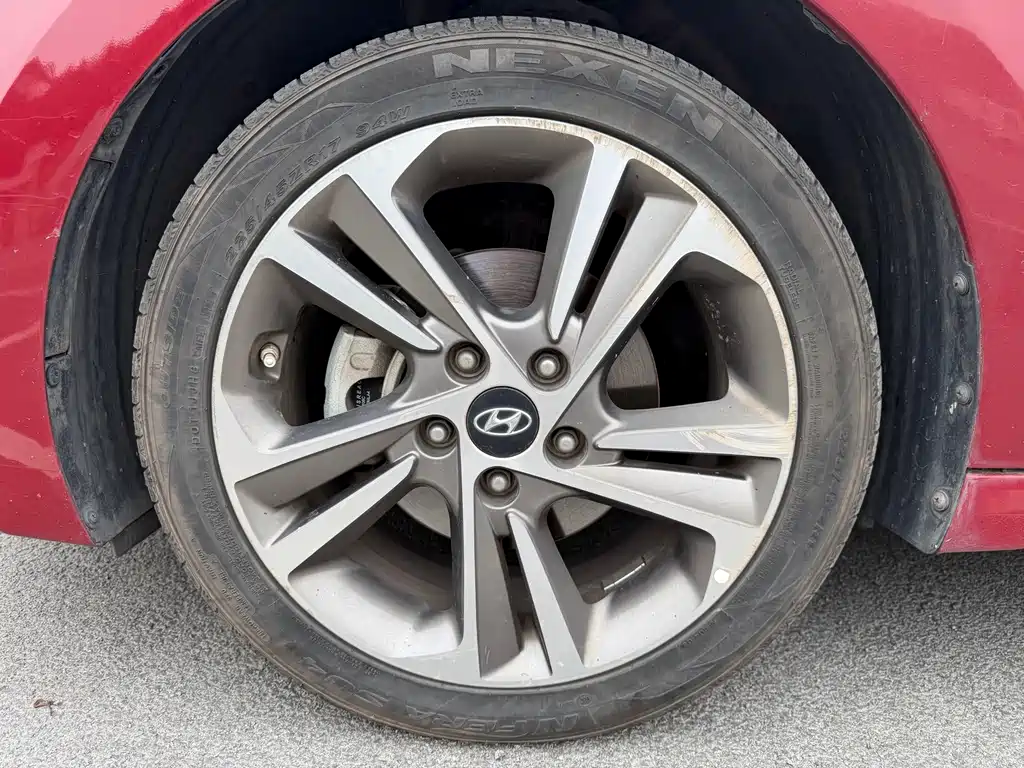 Hyundai Elantra 2016 — фото 16