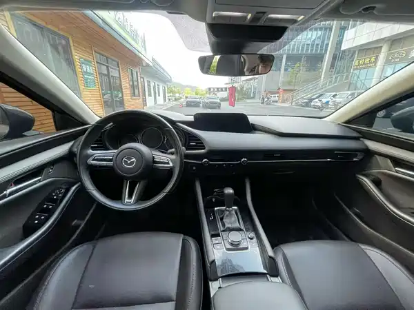 Mazda 3 Axela 2024
