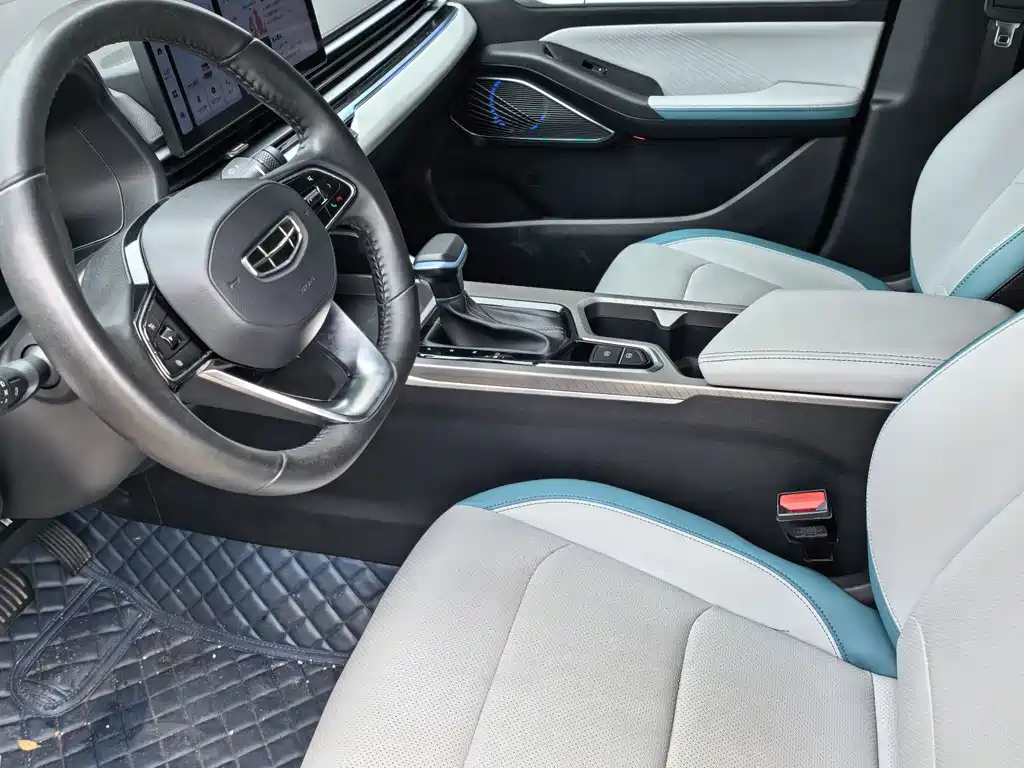 Geely Emgrand 2023