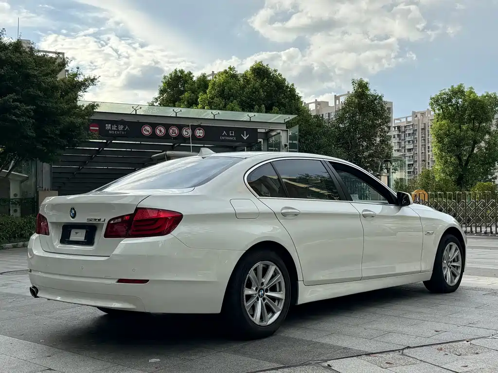 BMW 5 Series 2012
