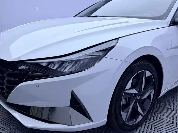 Hyundai Elantra 2022