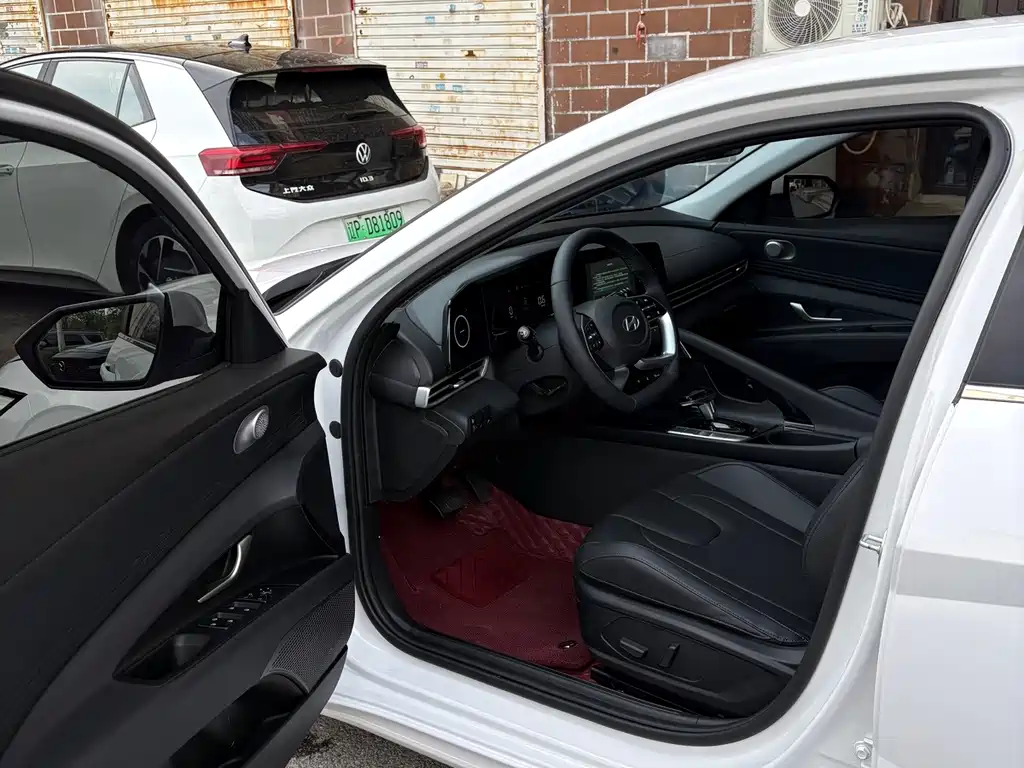 Hyundai Elantra 2023