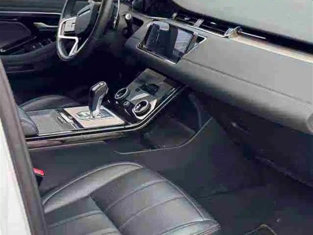 Land Rover Evoque 2023 — фото 20