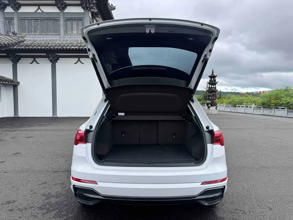 Audi Q3 2023 — фото 20
