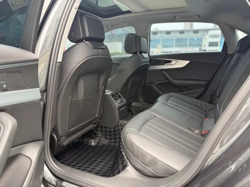 Audi A4L 2021
