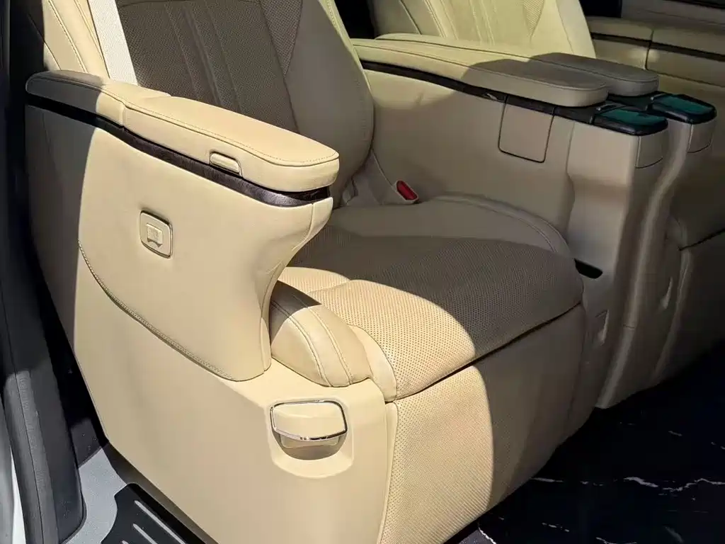 Toyota Alphard 2022 — фото 3