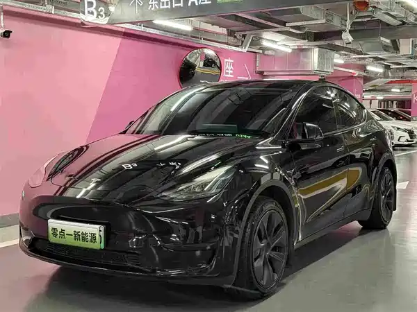 Tesla Model Y 2024