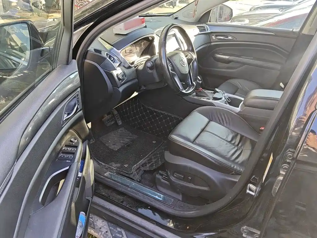 Cadillac SRX 2014 — фото 17