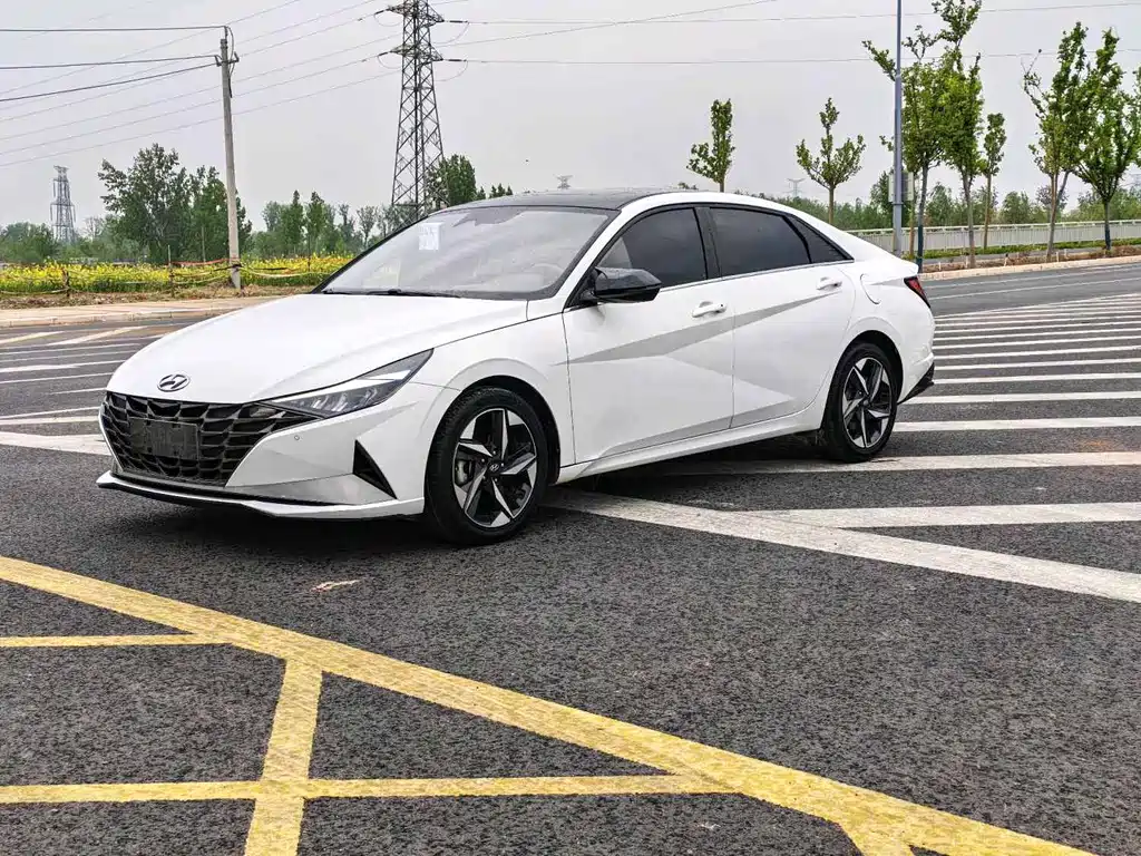Hyundai Elantra 2021