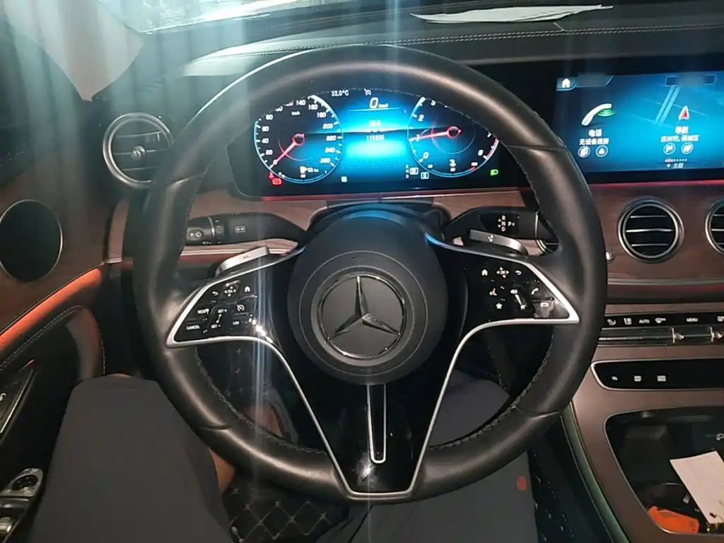 Mercedes-Benz E-Class 2022 — фото 11