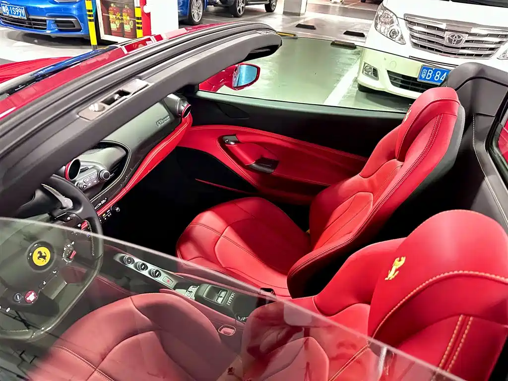 Ferrari F8 2022 — фото 8