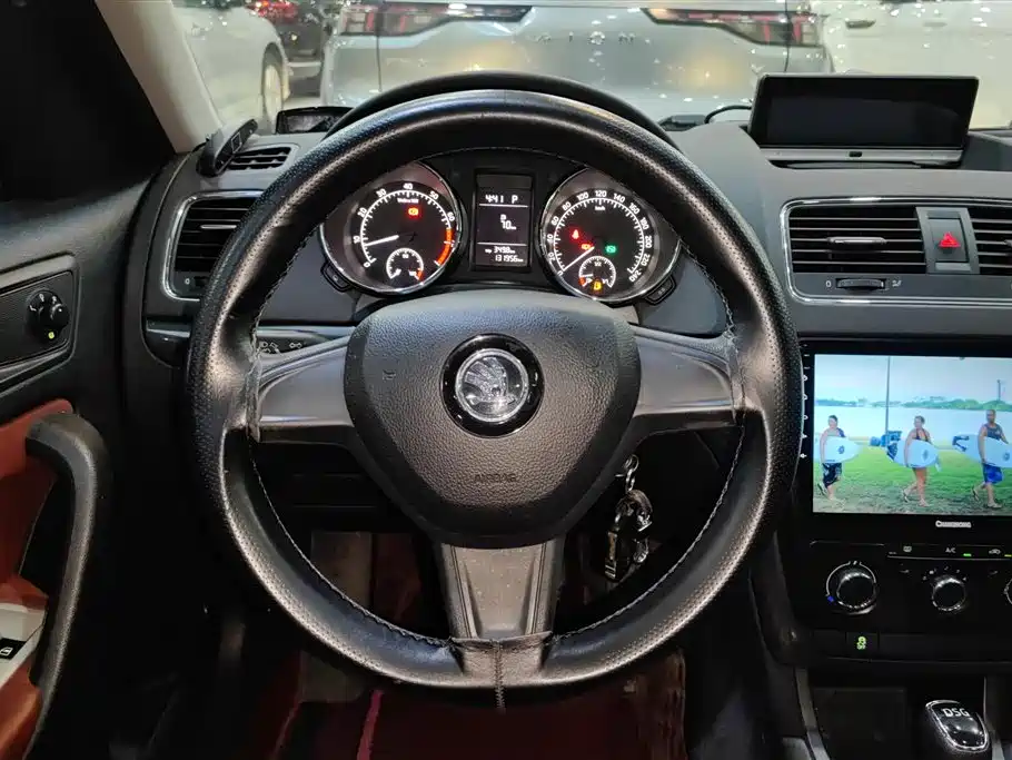Skoda Yeti 2016 — фото 15