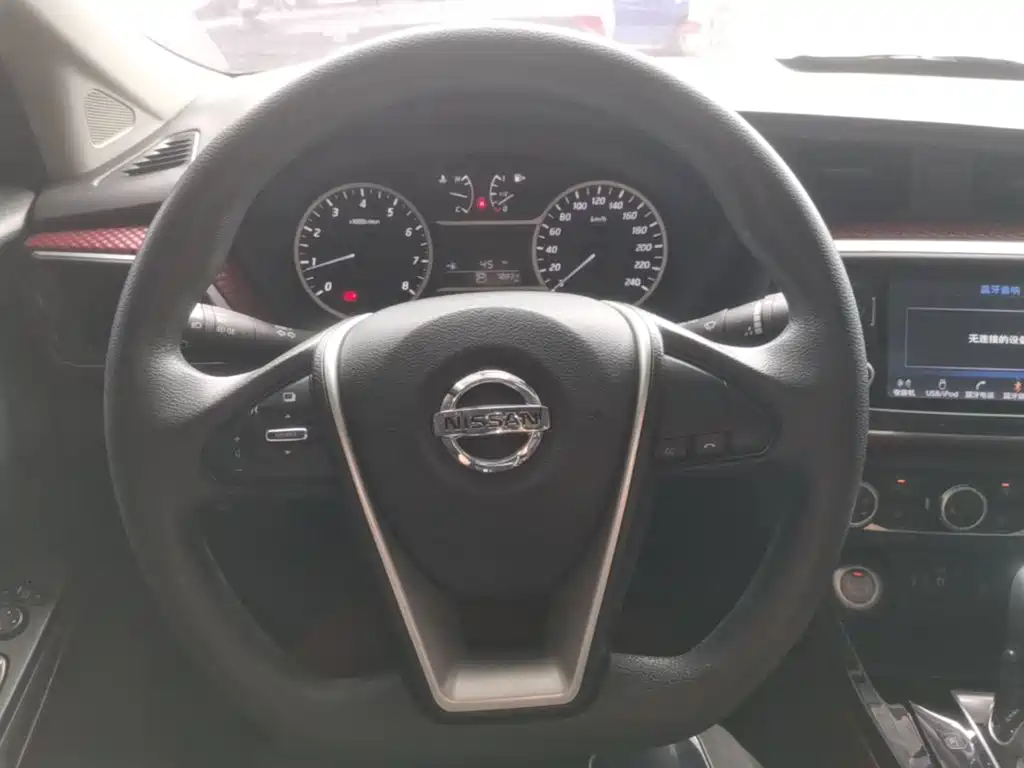Nissan Bluebird 2018 — фото 11