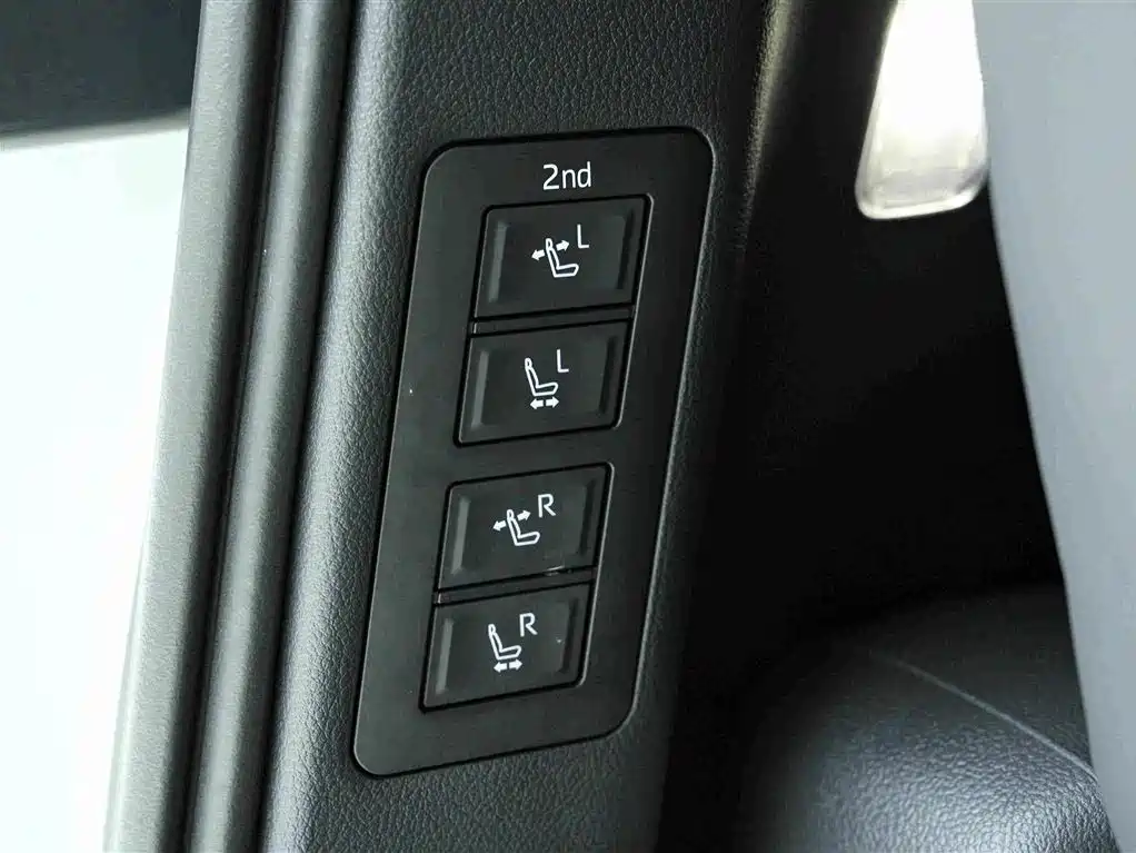 Toyota Vellfire 2024 — фото 22