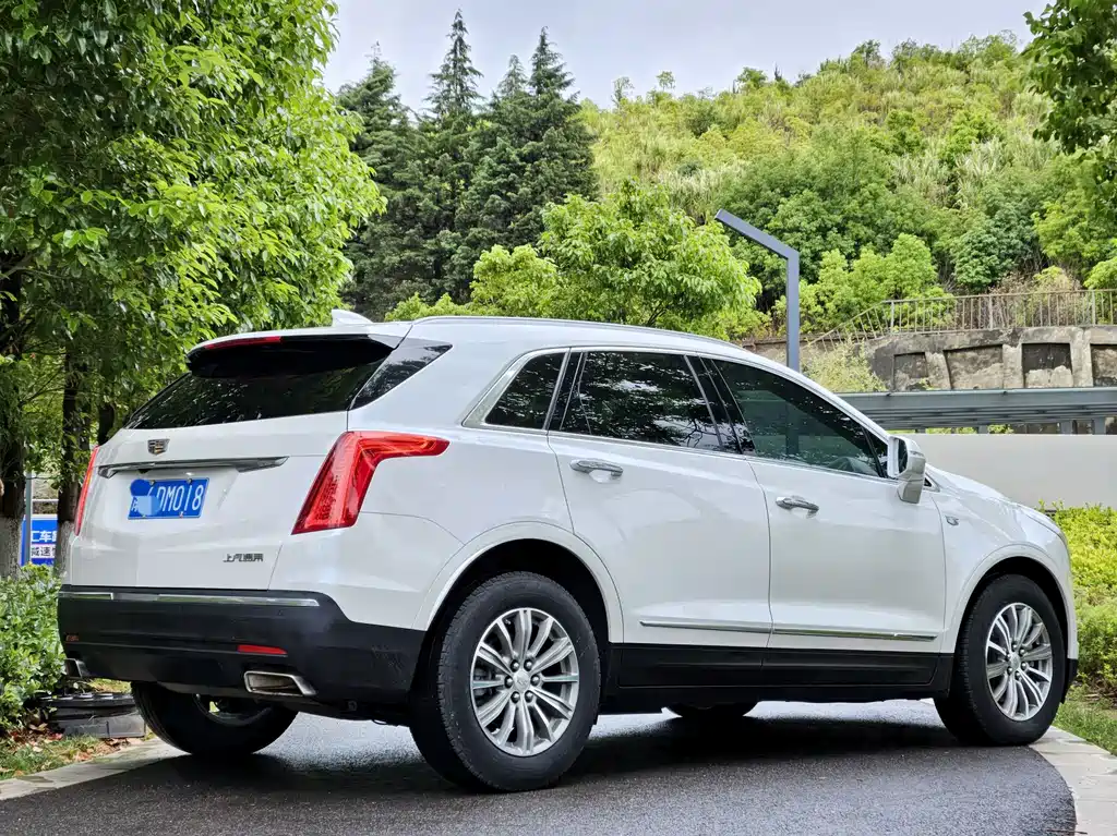 Cadillac XT5 2016 — фото 8