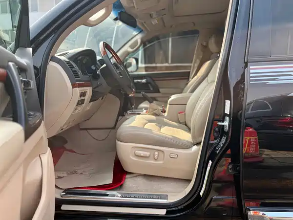 Toyota Land Cruiser 2015