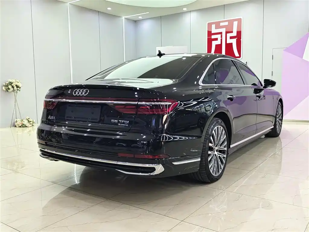 Audi A8 2022 — фото 5
