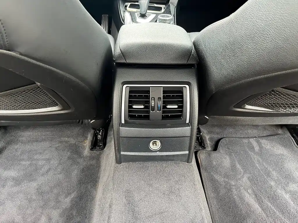 BMW 3 Series 2017 — фото 10