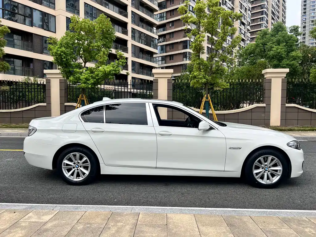 BMW 5 Series 2012
