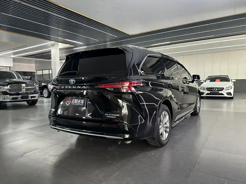 Toyota Sienna 2022 — фото 9
