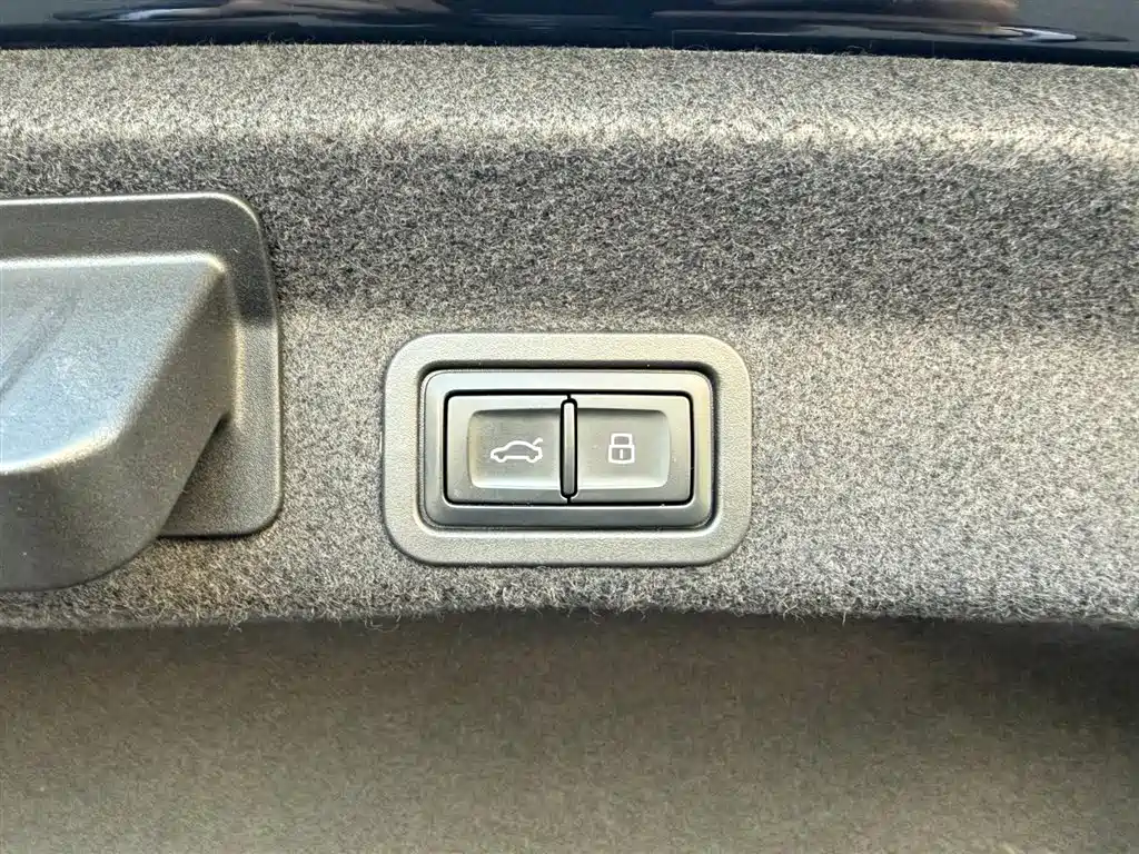 Audi A6L 2023 — фото 10