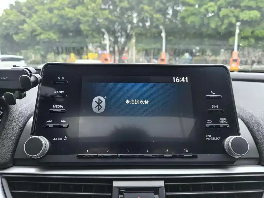 Honda Accord 2019 — фото 16