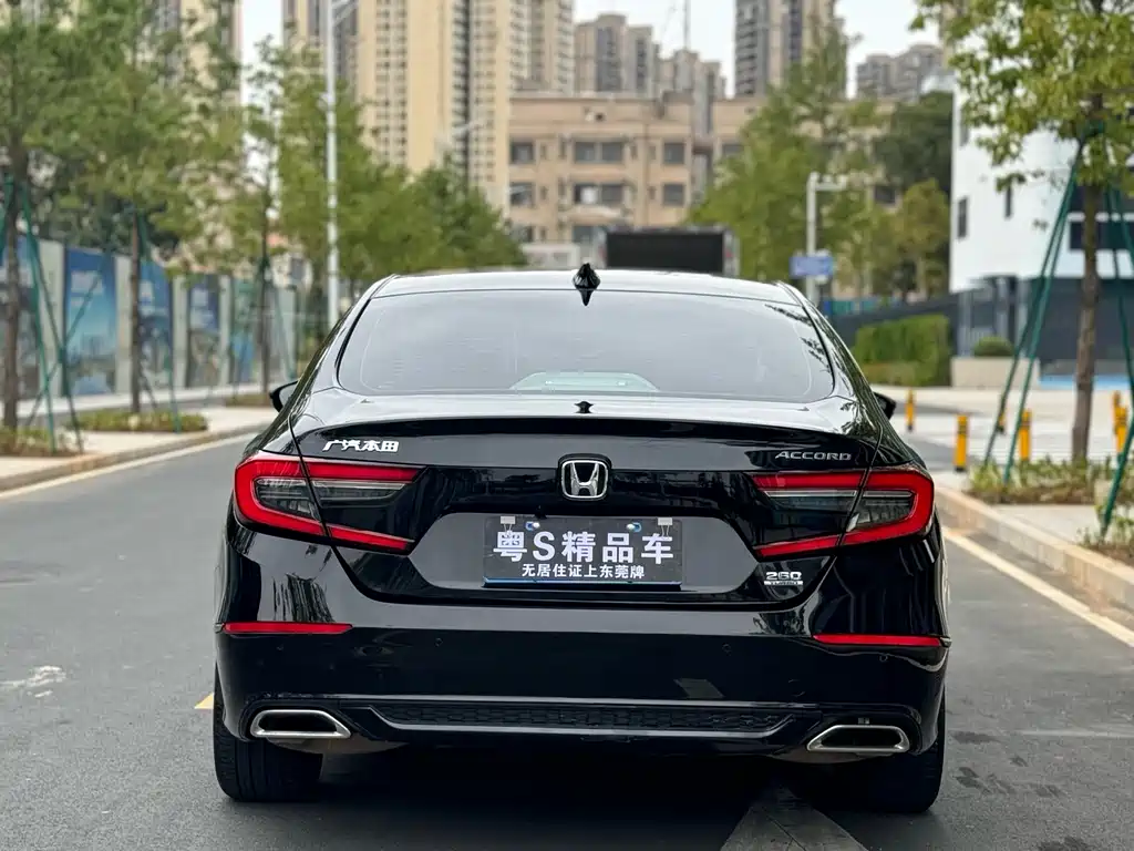 Honda Accord 2022 — фото 9