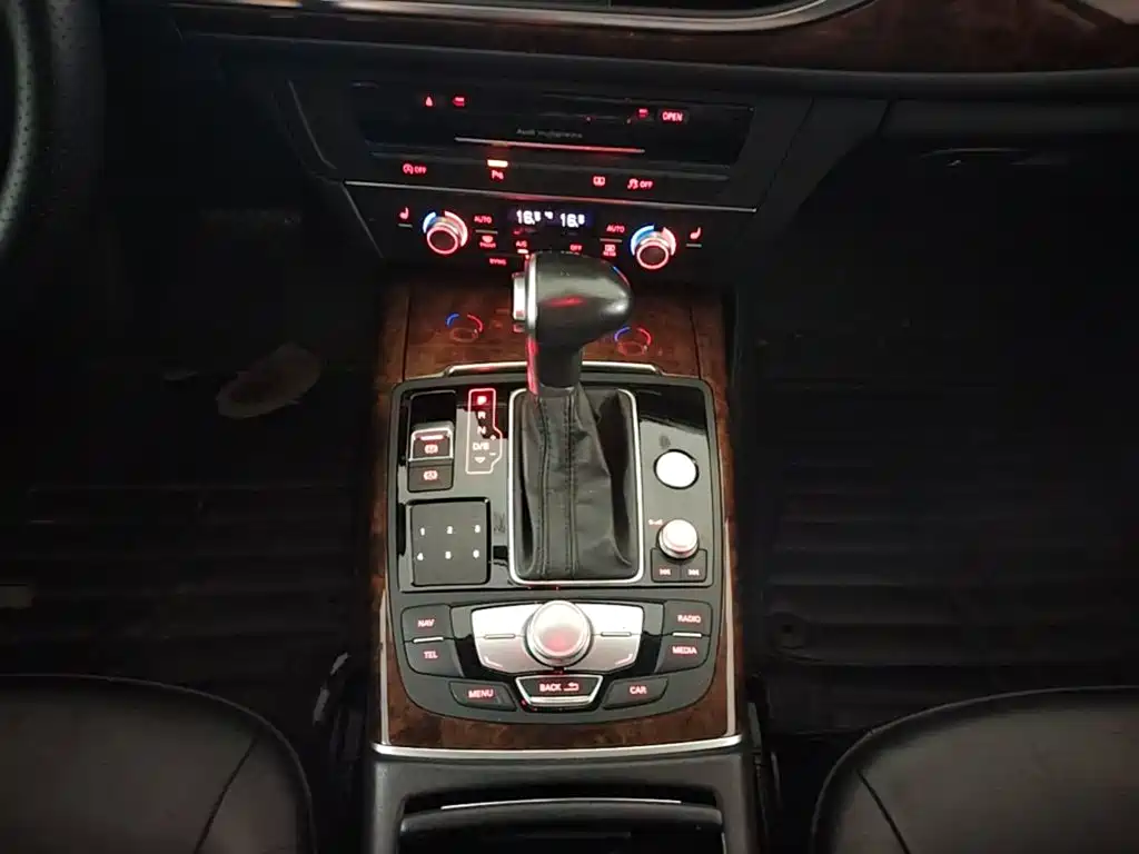 Audi A6L 2015 — фото 14