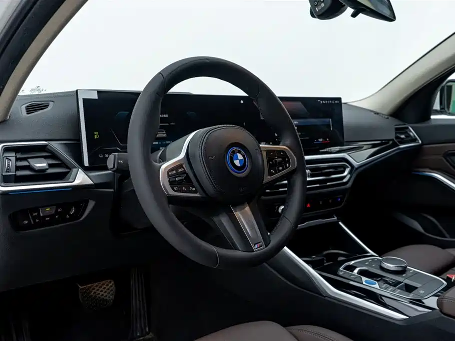 BMW i3 2023 — фото 18