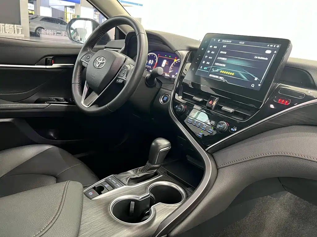 Toyota Camry 2021 — фото 12
